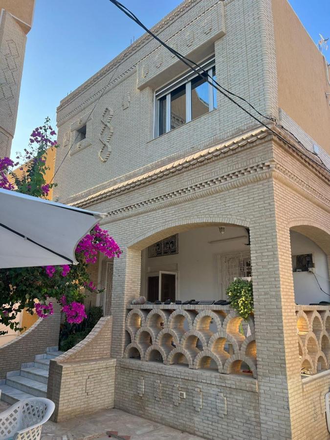 Suite Moonlight Zone Touristique Тозьор Екстериор снимка